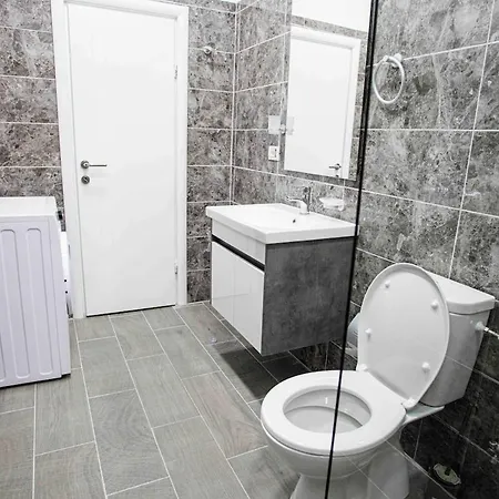 4br Penthouse & Bbq Terrace At Blloku - Daire *