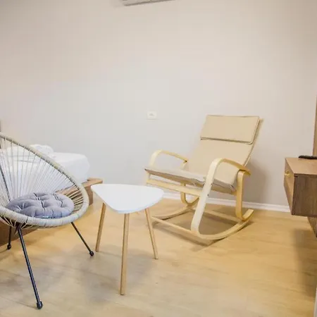4br Penthouse & Bbq Terrace At Blloku - شقة تيرانا