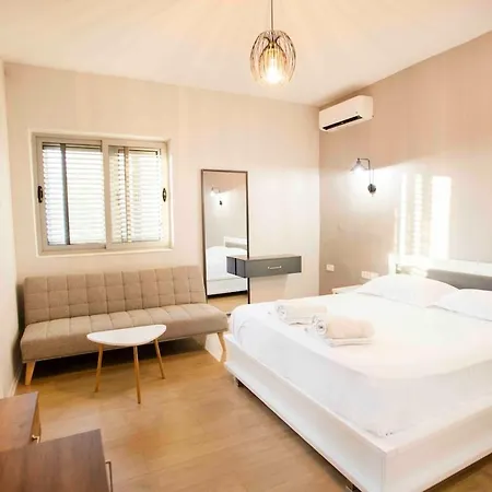 Daire 4br Penthouse & Bbq Terrace At Blloku - Tiran