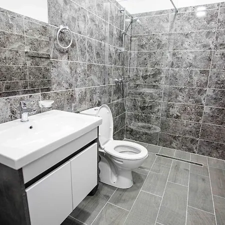 4br Penthouse & Bbq Terrace At Blloku - Daire *