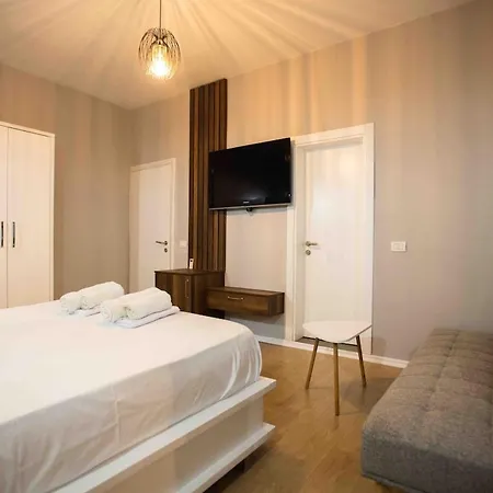 4br Penthouse & Bbq Terrace At Blloku - * Tiran