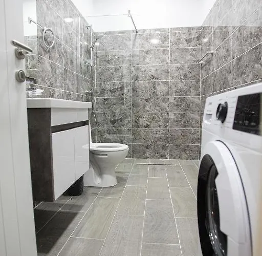 4br Penthouse & Bbq Terrace At Blloku - * Tirana