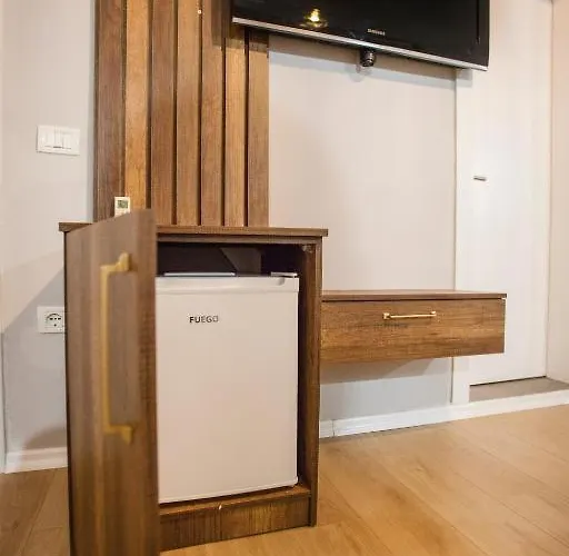 4br Penthouse & Bbq Terrace At Blloku - 地拉那