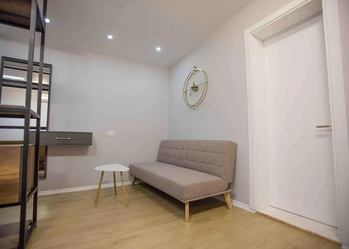 4br Penthouse & Bbq Terrace At Blloku - Tirana