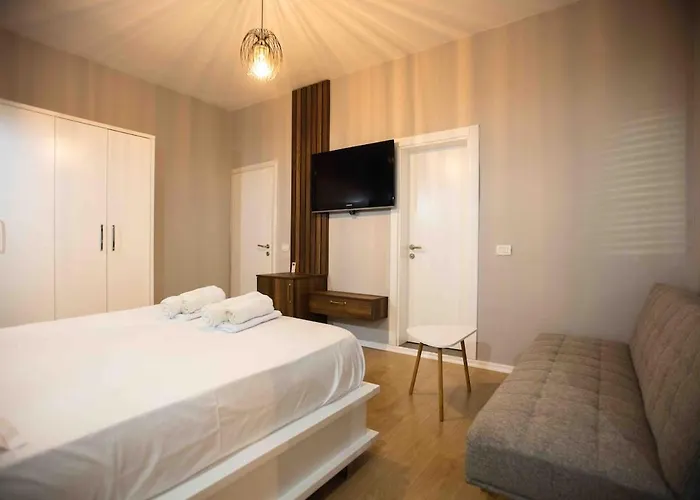 4br Penthouse & Bbq Terrace At Blloku - * 地拉那